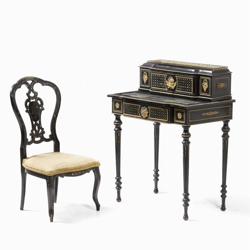 Mobiletto Napoleone III con sedia in legno ebanizzato. XIX secolo  - Asta Antiquariato Luglio - Cambi Casa d'Aste