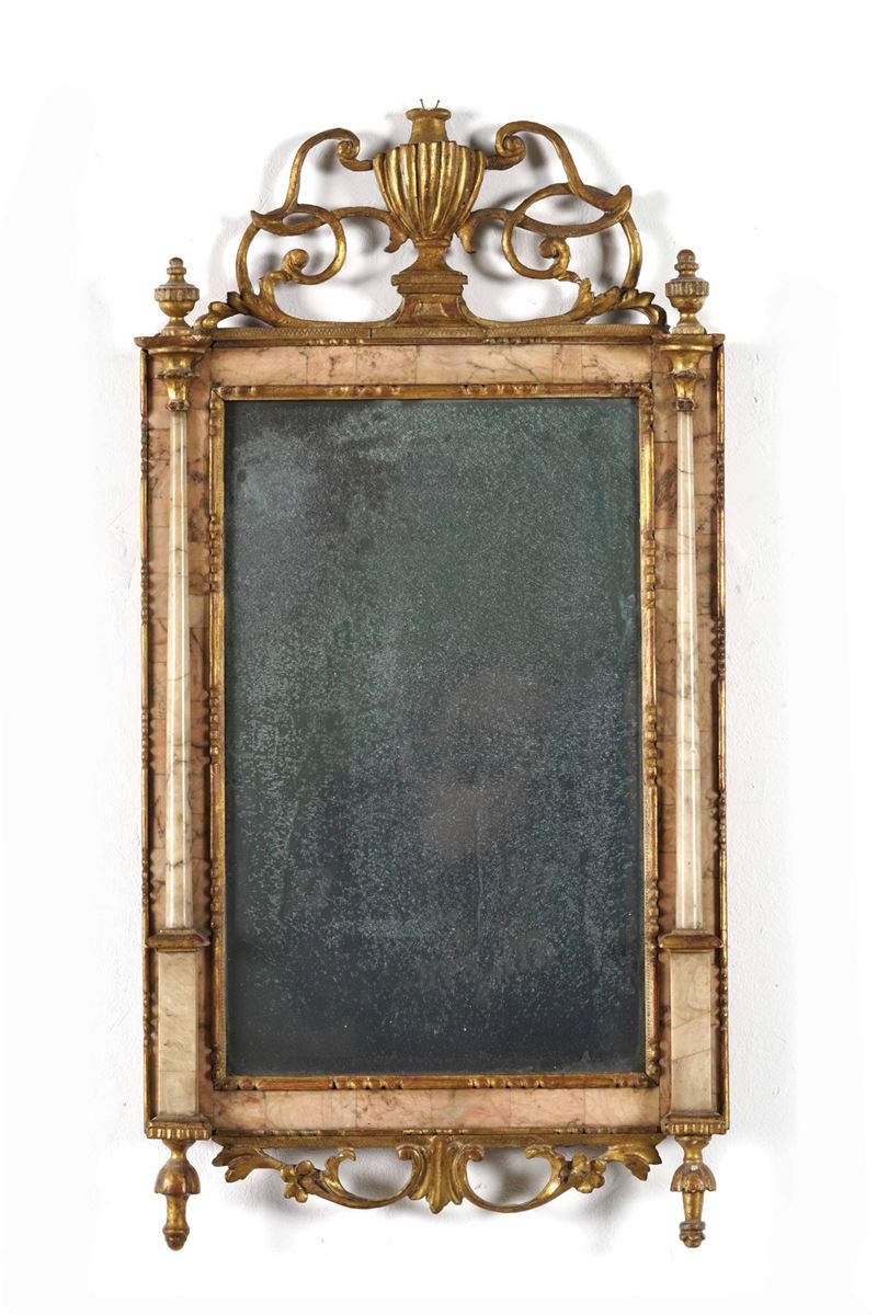 Specchiera in legno intagliato, laccato e dorato e marmo. XIX secolo  - Asta Antiquariato Luglio - Cambi Casa d'Aste