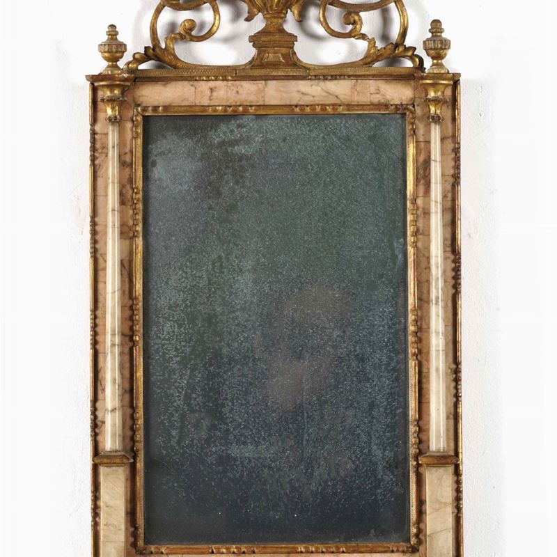 Specchiera in legno intagliato, laccato e dorato e marmo. XIX secolo  - Asta Antiquariato Luglio - Cambi Casa d'Aste