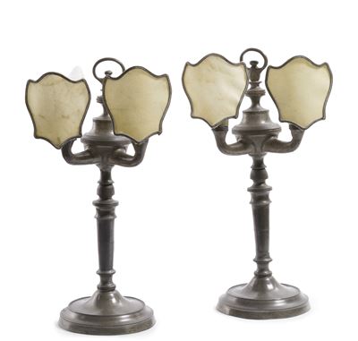 Coppia di Candelabri in Metallo. XX Secolo
