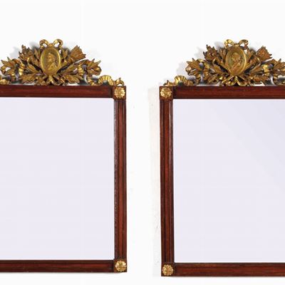 Coppia di Specchiere in Legno Intagliato e Dorato. Ebanisteria Neoclassica del XVIII-XIX Secolo