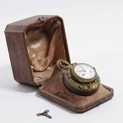 Orologio Liberty in Metallo Dorato. in Custodia