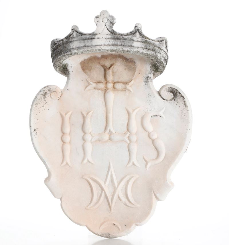 Stemma coronato con cristogramma. XVIII secolo  - Asta Scultura - Cambi Casa d'Aste