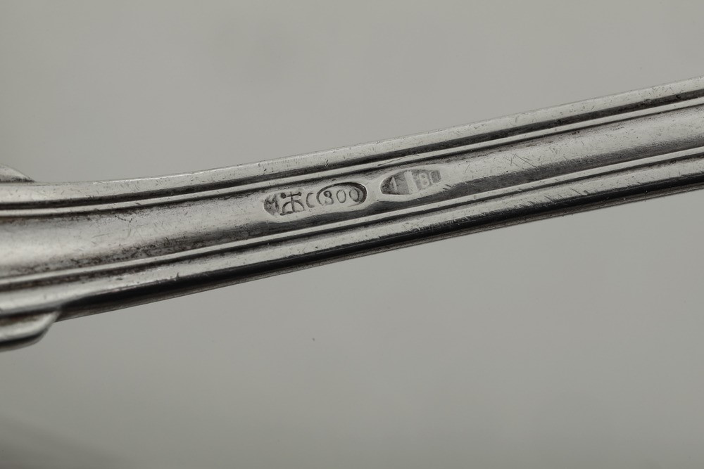 Servizio di Posate. Argenteria Italiana del XX Secolo. Argentiere Clementi, Bologna, Alcune con M...