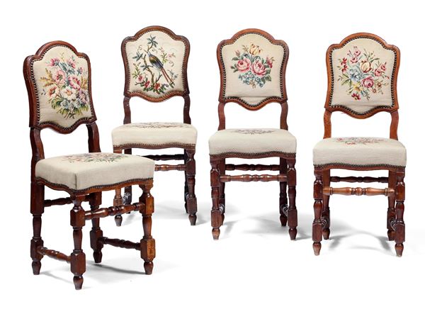 Quattro sedie in legno con montanti a rocchetto. XIX-XX secolo