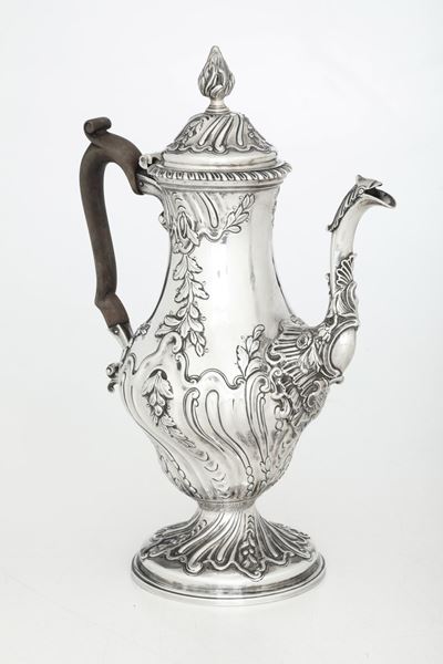Caffettiera. Londra 1769. Marchio Dell'argentiere D W (non Identificato).