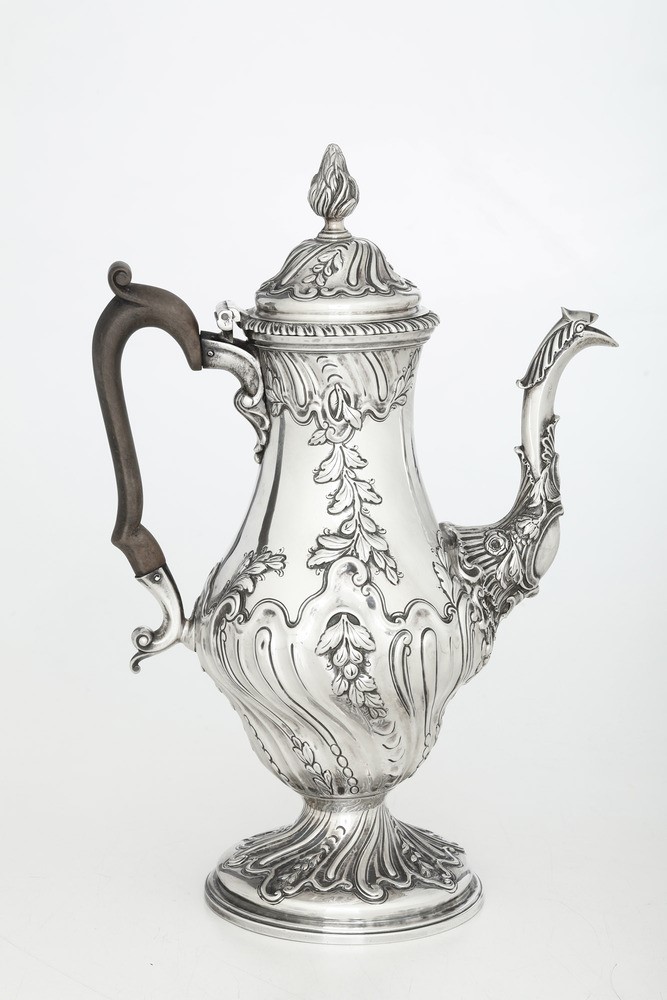 Caffettiera. Londra 1769. Marchio Dell'argentiere D W (non Identificato).