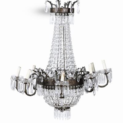 Lampadario a Mongolfiera a Otto Luci in Bronzo e Cristalli. XIX Secolo