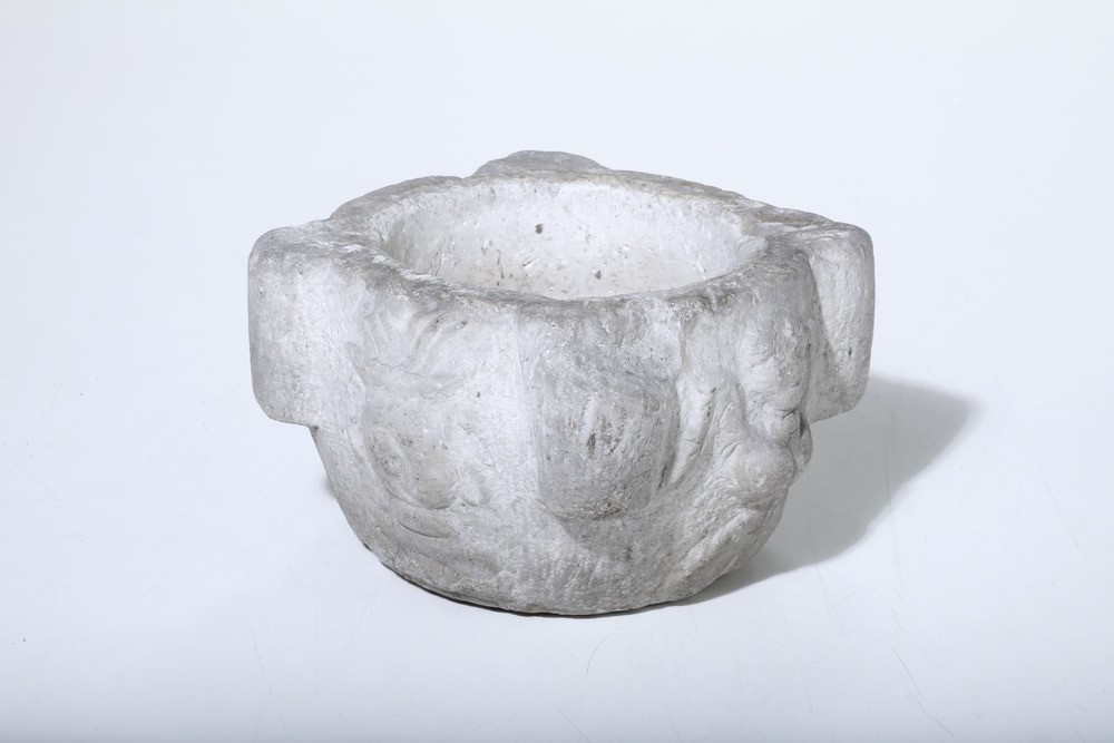 Mortaio in Pietra Scolpita. Lapicida del XVI Secolo