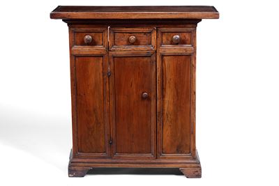 Piccola Credenza in Noce