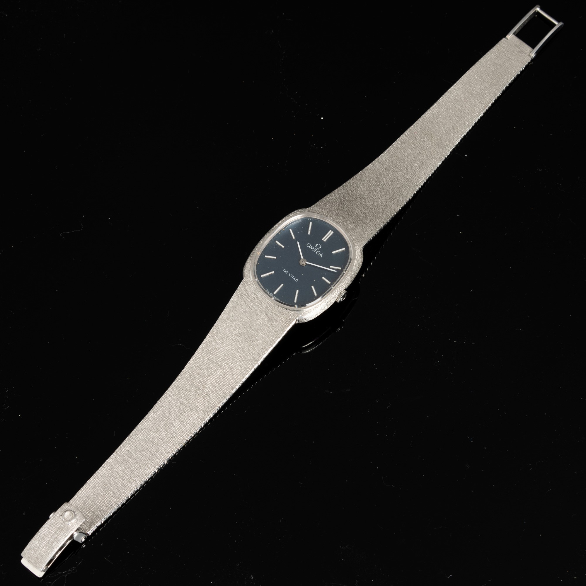 Omega - De Ville Lady in Oro Bianco 18k, Carica Manuale, Quadrante Blu con Indici Applicati, 24x2...