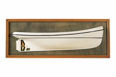 Mezzo Scafo in Legno Dipinto. Italia XX Secolo