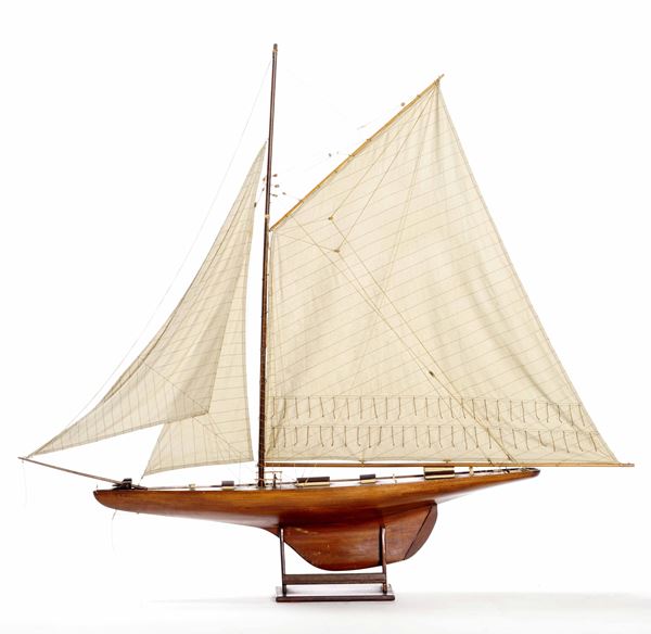 Modello di Yacht navigante. Italia XX secolo