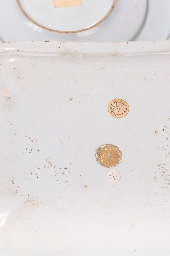 Coppia di vassoi rettangolari e coppia di piatti Milano, seconda metà del XVIII secolo