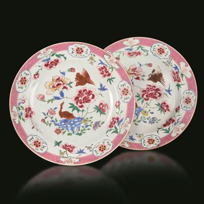 Coppia di piatti in porcellana Famiglia Rosa, Cina, Dinastia Qing (epoca Qianlong, 1736-1796)