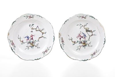Coppia di Piatti.francia, Marsiglia, Manifattura Veuve Perrin, 1760-1800.