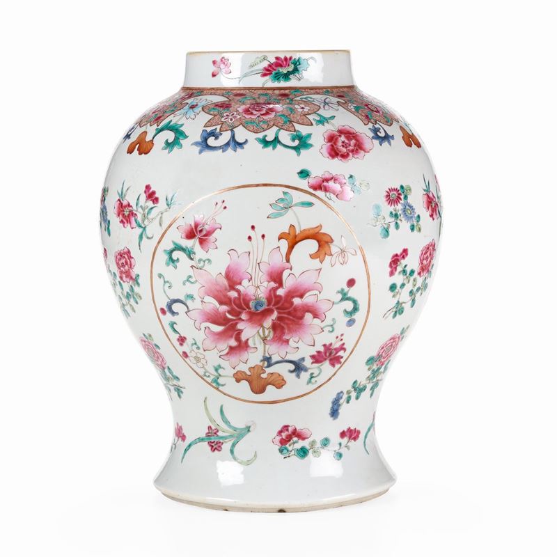 Potiche in porcellana Famiglia Rosa con decori floreali, Cina, Dinastia Qing, XIX secolo  - Auction Italian Mansions - Cambi Casa d'Aste