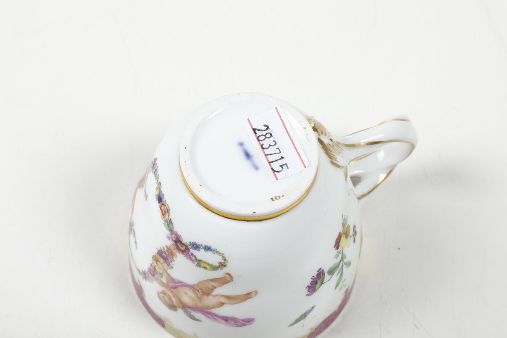 Tazza Trambleuse con Piattino. Berlino, Manifattura Imperiale, Verso il 1780.