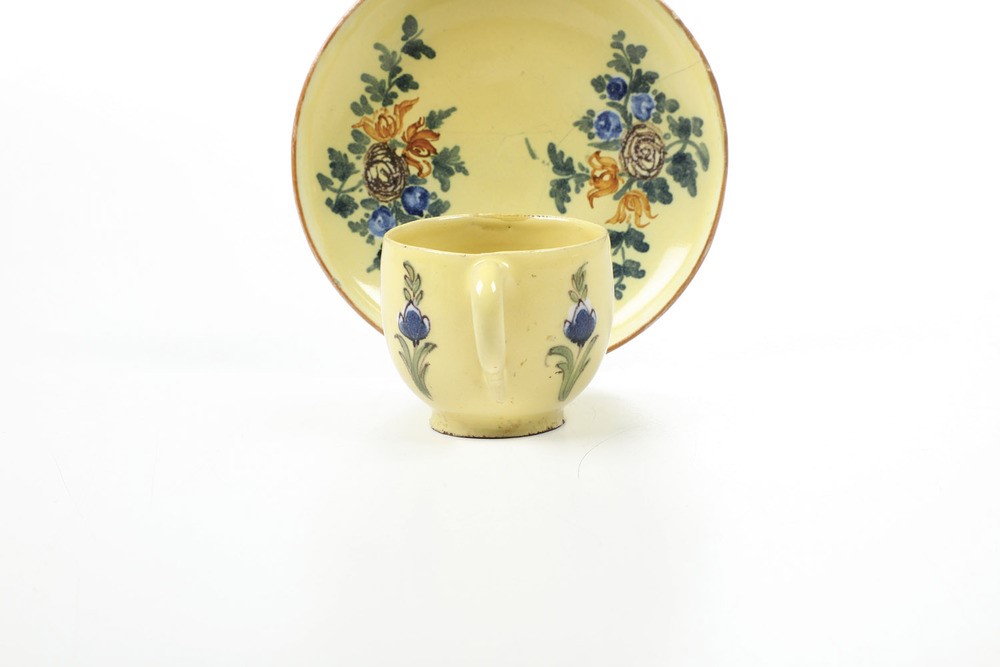 Una Tazza e un Piattino.francia, XVIII Secolo.