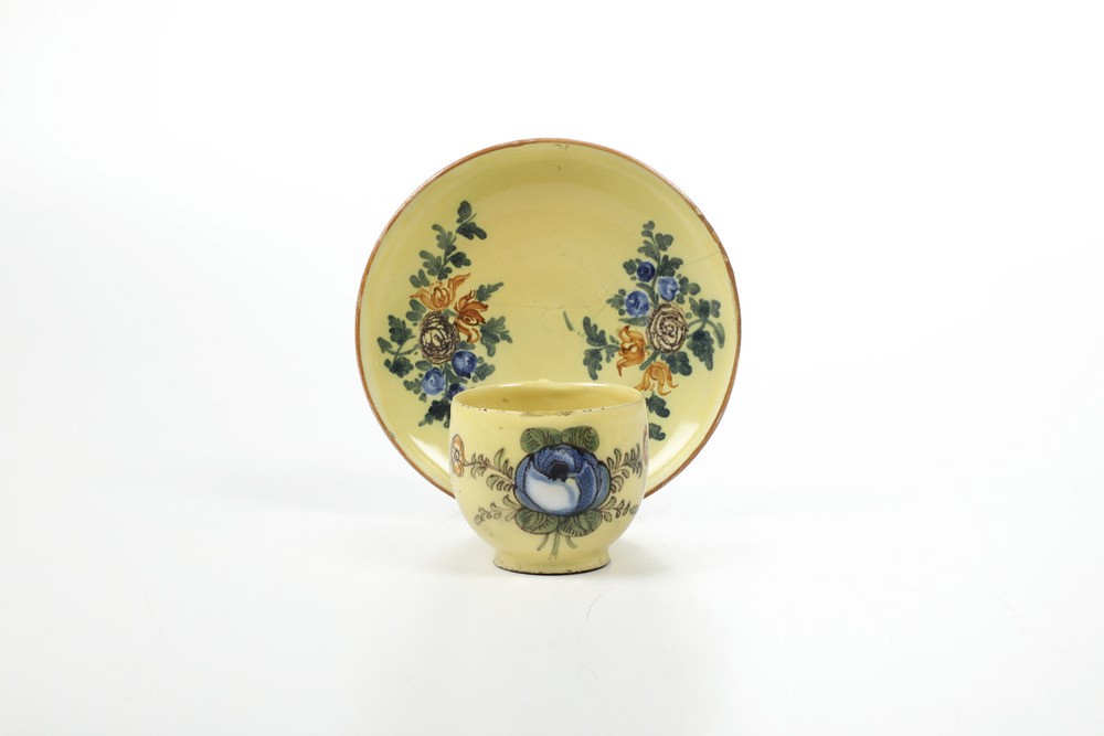 Una Tazza e un Piattino.francia, XVIII Secolo.