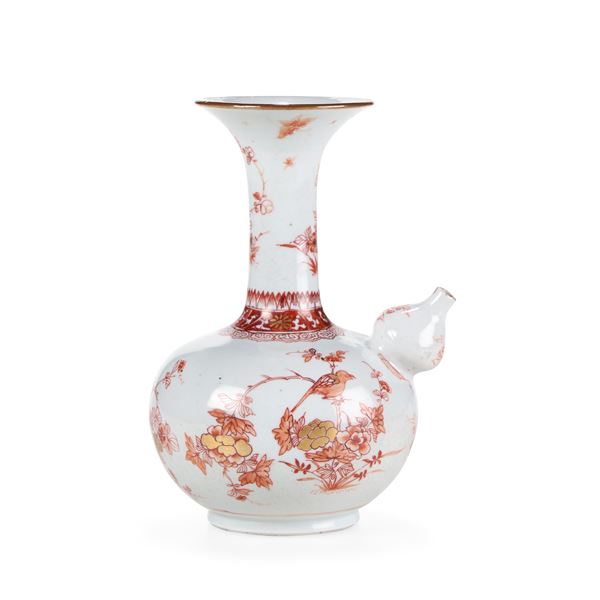 Versatoio in porcellana con decoro di uccellini tra i rami sui toni dell’arancio, Cina, Dinastia Qing, epoca Qianlong (1736 - 1796)