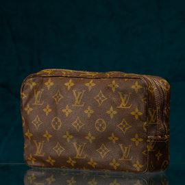 Louis Vuitton Beauty Case/ Portagioie Iconico - Asta Luxury Vintage e Penne  da Collezione - Cambi Casa d'Aste