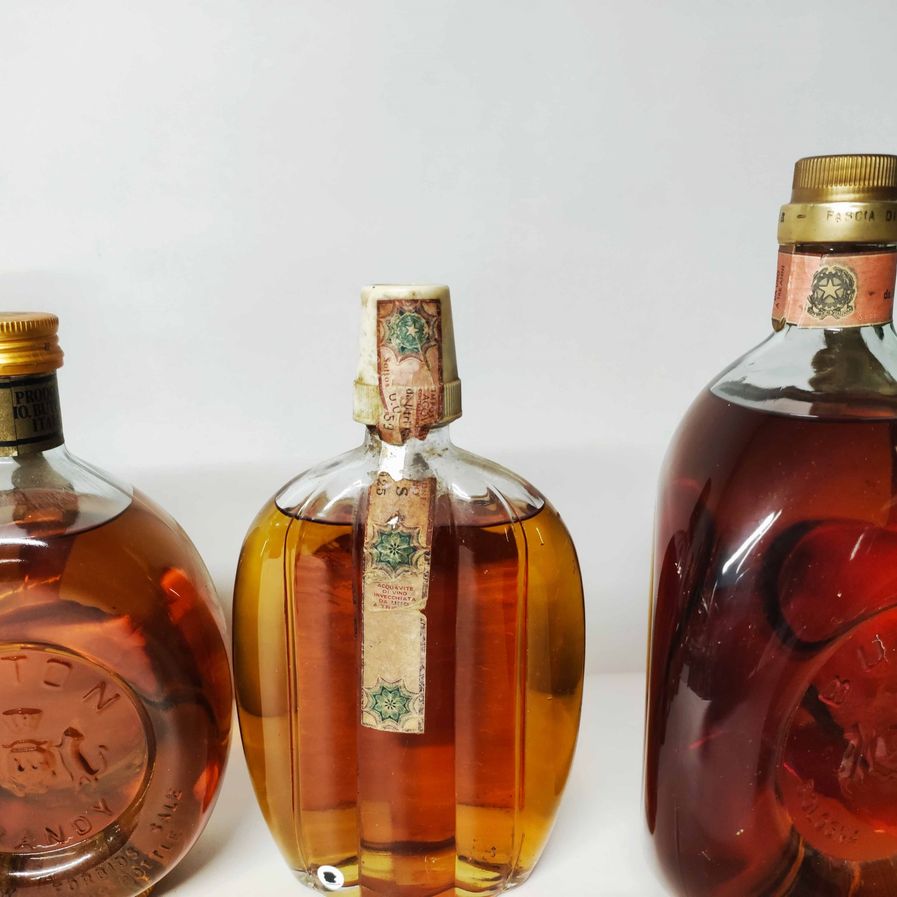 Vecchia Romagna Etichetta Bianca, Brandy