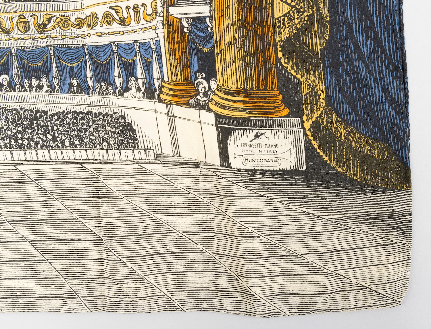 Fornasetti Foulard in Seta, un Piccoli Buco su un Lato, Difetti