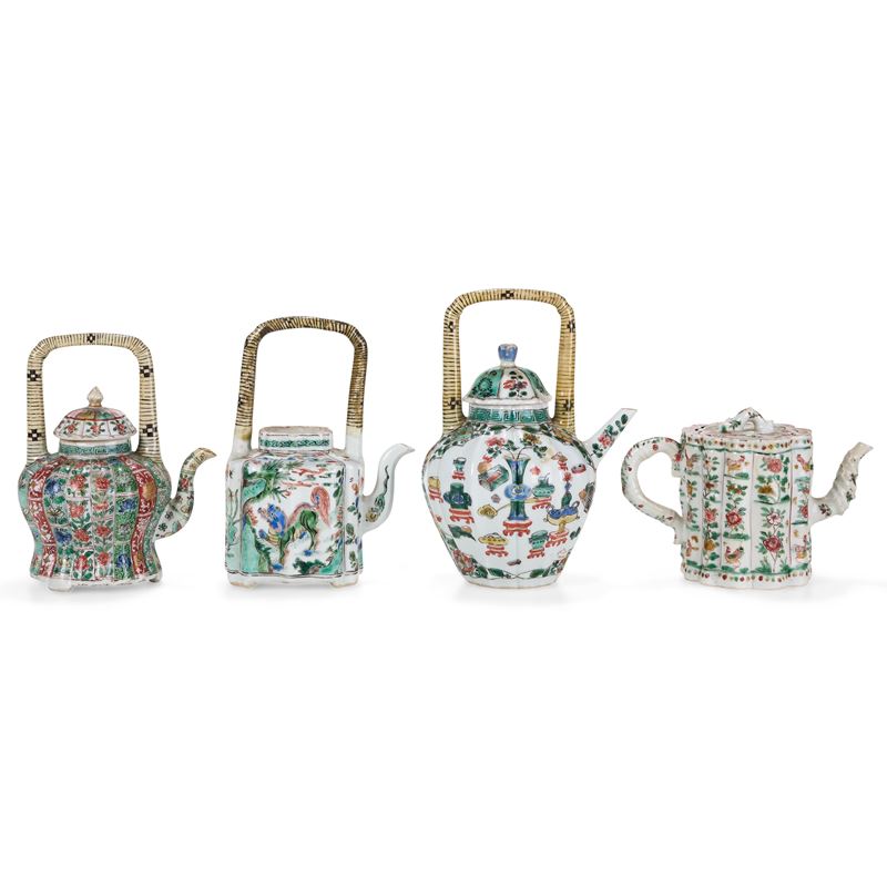 Quattro teiere in porcellana, Famiglia Verde, Cina, Dinastia Qing, epoca Kangxi (1662-1722)  - Auction Italian Mansions - Cambi Casa d'Aste