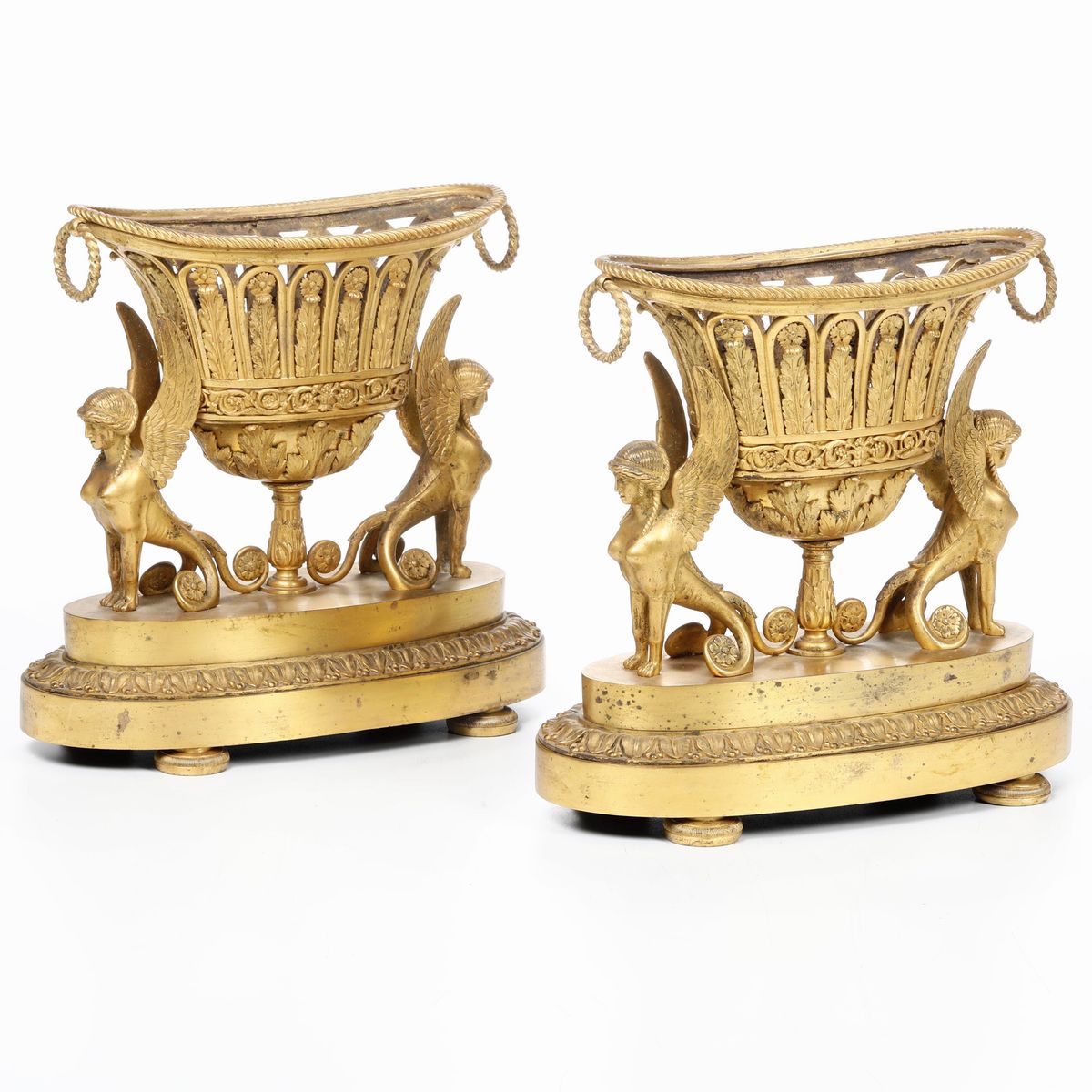 Coppia di Centrotavola. Bronzo Fuso, Dorato e Cesellato. Arte Neoclassica del XIX Secolo