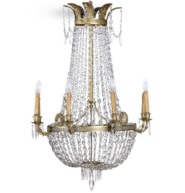 Lampadario a mongolfiera a otto luci in bronzo e cristalli. XIX secolo