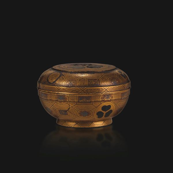 Scatola in lacca con decoro naturalistico, Giappone, periodo Meiji (1868-1912)
