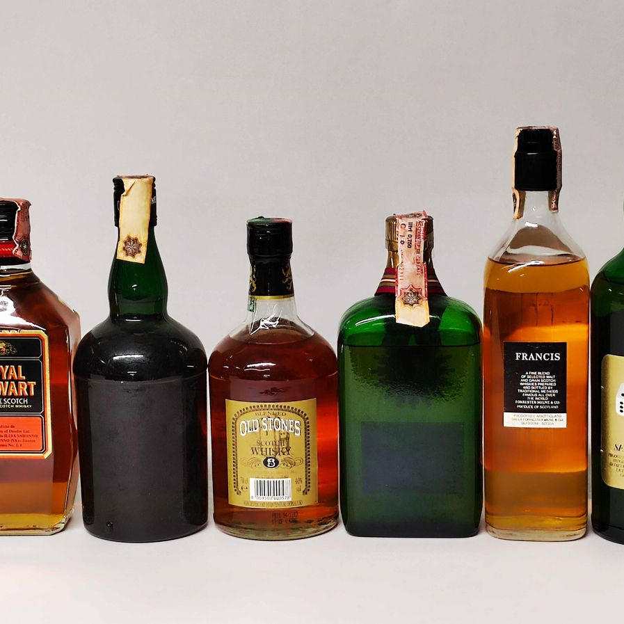 Royal Stewart, Queen Anne, Old Stones, Ambassador, Francis, Seven Eleven, Scoth Whisky