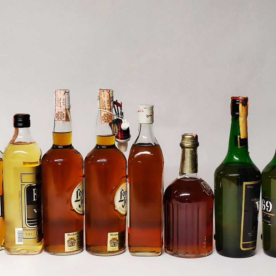 Antiquary, Lack-land, Long John, Hankey, Chivas Imperial, Vat 63, Scoth Whisky