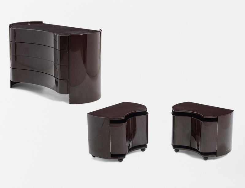 Benatti : Mobile contenitore e coppia di comodini mod. Aiace  - Auction Design - Cambi Casa d'Aste