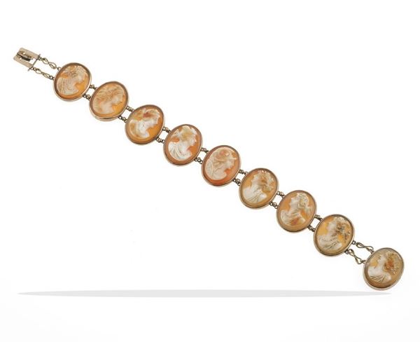 Cameo and low-karat gold bracelet