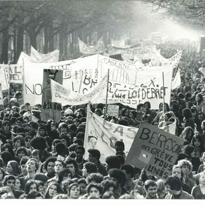 Senza Titolo (parigi, Manifestazione Studentesca)
