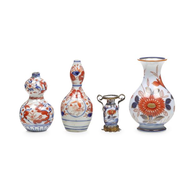 Due vasi a doppia zucca e due piccoli vasetti, Giappone, XVIII e XIX secolo