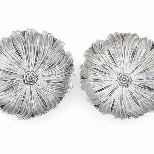 Due ciotole a fiore. Argentiere Clementi, Bologna per Maison Gianmaria Buccellati. Italia XX-XXI secolo