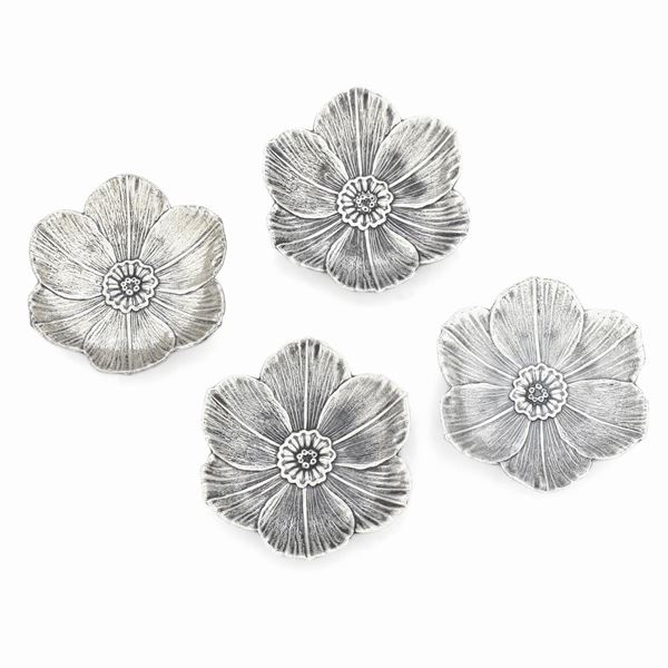 Quattro segnaposto a fiore. Argentiere Clementi, Bologna per Maison Gianmaria Buccellati. Italia XX-XXI secolo