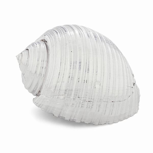 Conchiglia rivestita in argento. Etichetta a scudo Mario Buccellati. Italia XX-XXI secolo