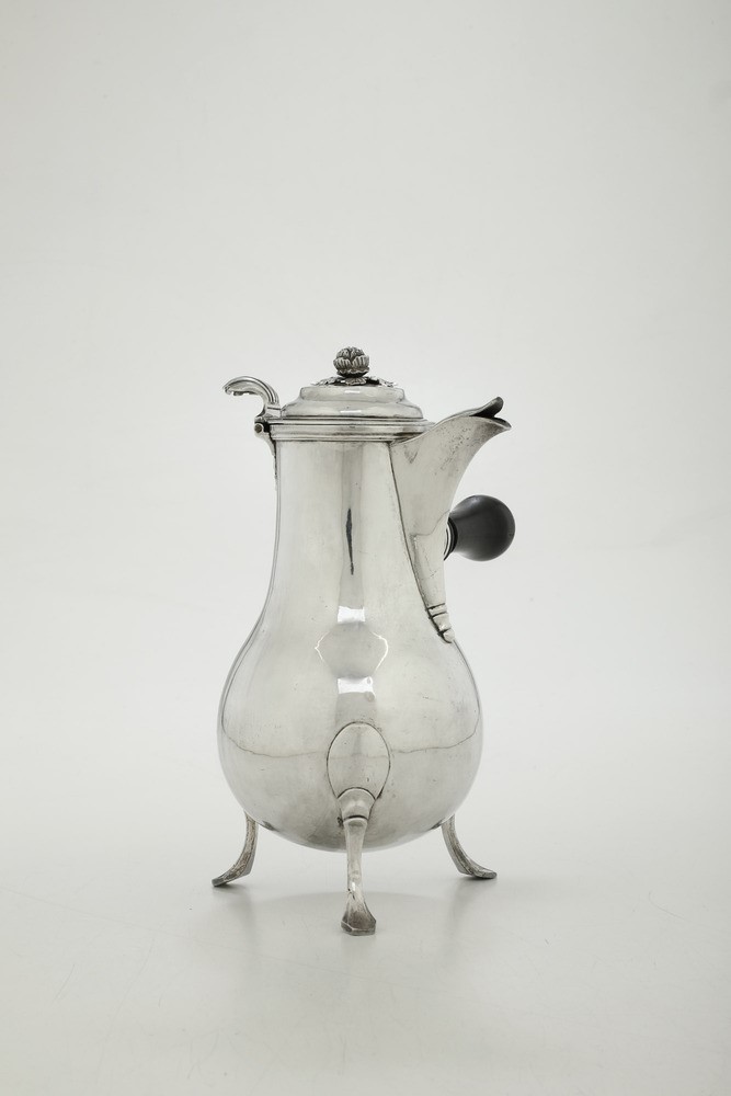 Chambery, 1775-1780. Assaggiatore Hyacinte Favre. Marchio Dell'argentiere Marchand Caffettiera