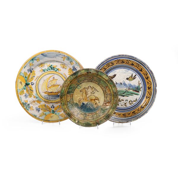 Tre piatti. Vietri sul Mare e Italia centrale, XVIII - XIX secolo.