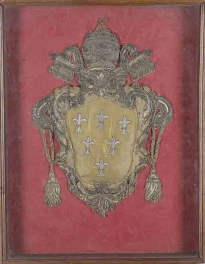 Teca con Stemma Farnese Ricamato
