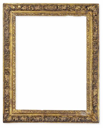 Cornice in Legno a Tre Ordini di Intaglio e Dorato. Italia Centrale XVII Secolo