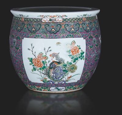 Fish Bowl in Porcellana Famiglia Verde con Decori Naturalistici e Uccelli, Cina, Dinastia Qing, E...