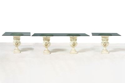 Tavolo con Piano in Vetro e Sostegni a Guisa di Vasi Medicei. XX Secolo