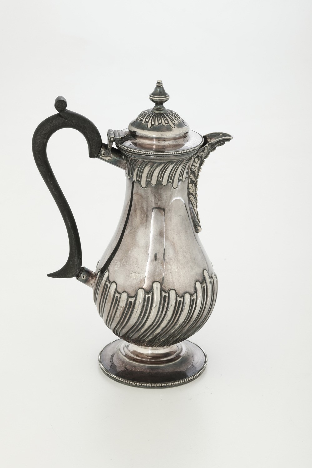 Servizio da Tè e Caffè in Metallo Argentato e Caffettiera in Argento 800.