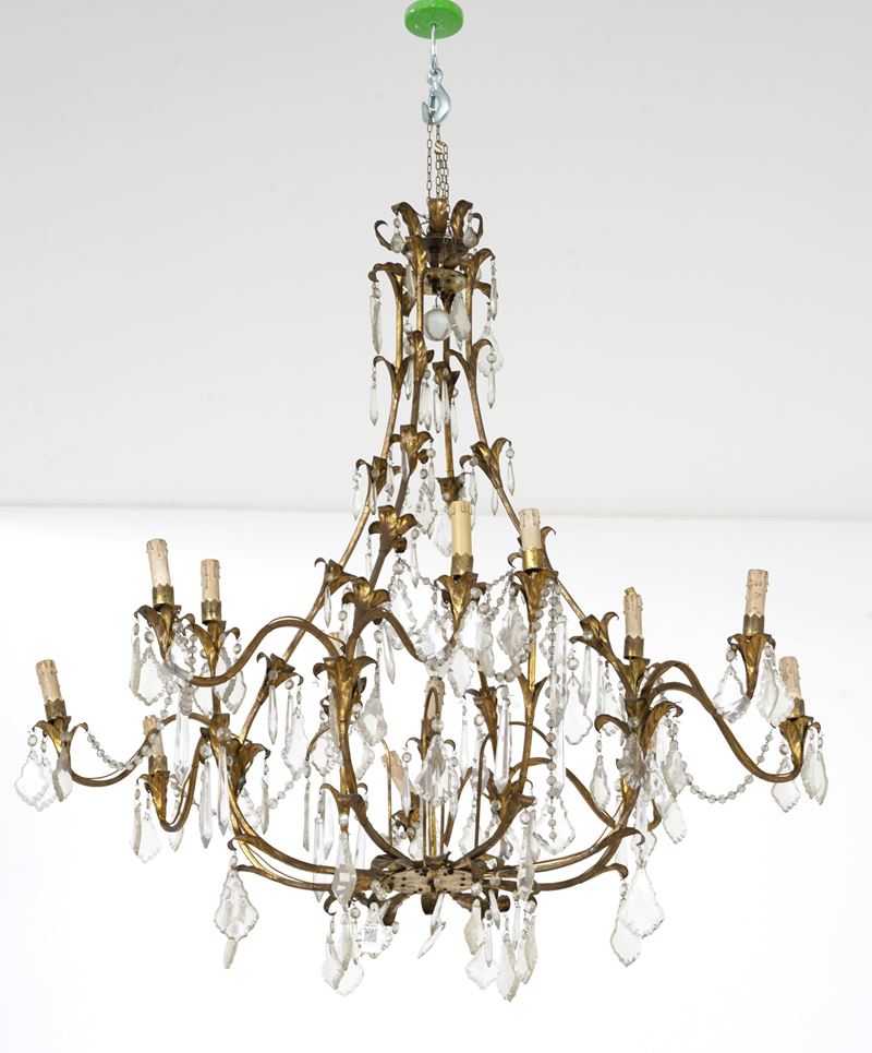 Lampadario in metallo dorato e cristalli  - Auction Antique - Cambi Casa d'Aste