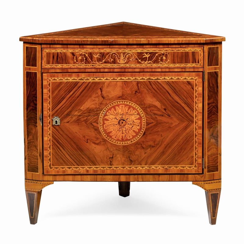 Angolare Luigi XVI interamente lastronato ed intarsiato alla maniera del Maggiolini. Lombardia XVIII-XIX secolo  - Auction Italian Mansions - Cambi Casa d'Aste